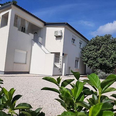 Apartman Bunaric Vir Ngoại thất bức ảnh
