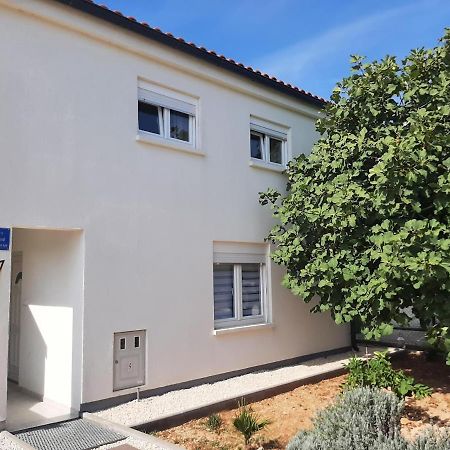 Apartman Bunaric Vir Ngoại thất bức ảnh