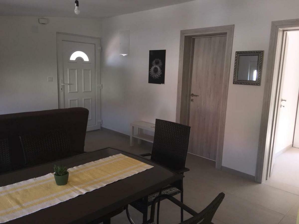 Apartman Bunaric Vir Ngoại thất bức ảnh